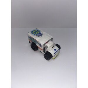 Disney Pixar Cars 3 Dr Damage Rambulance Ambulance Squirt Water Splash 2016